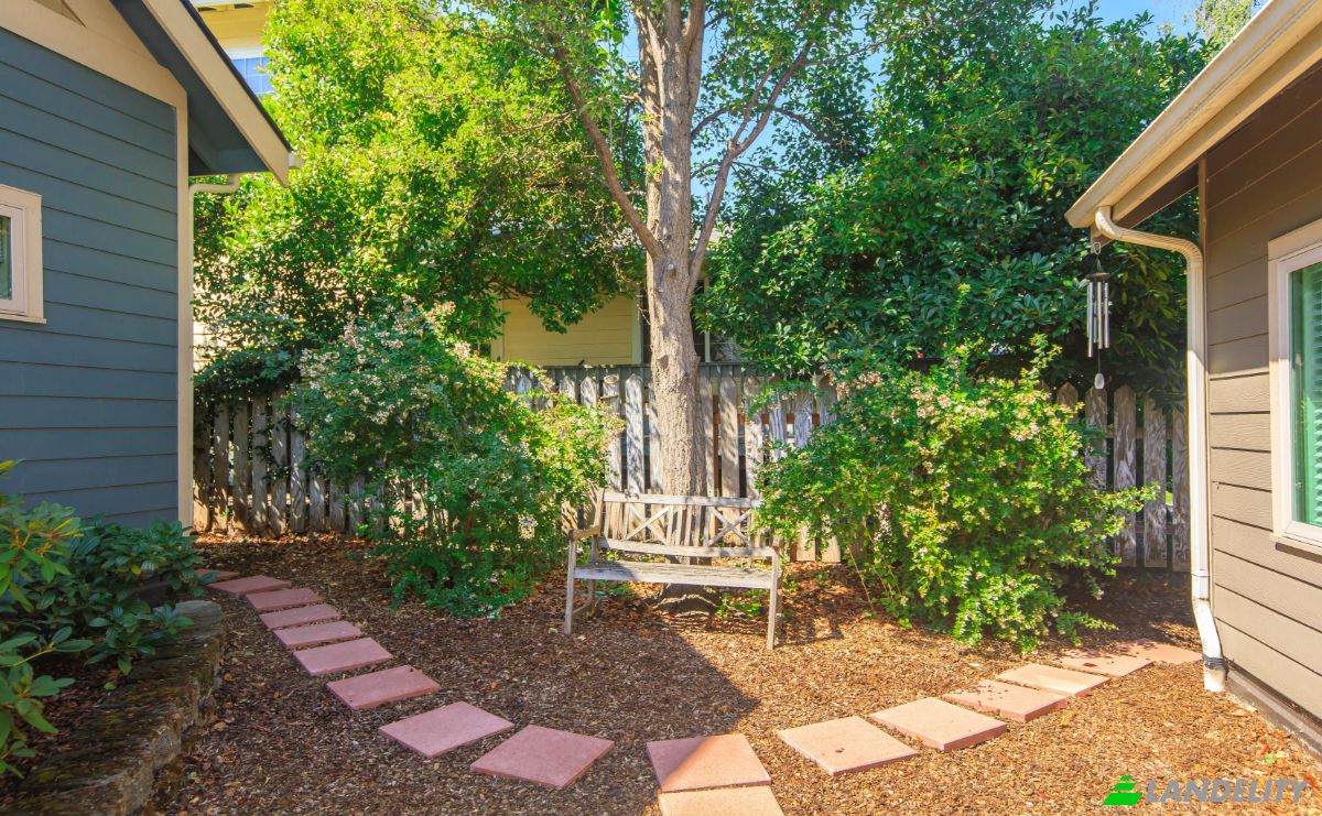 condominio en venta 1245 Iowa St, Ashland, Jackson County, Oregon, United States, OR 97520, USA. Foto 22