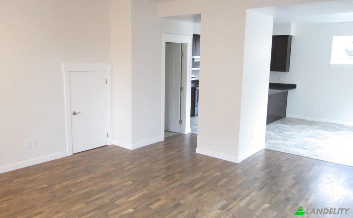 Duplex for Sale 215 C St, Phoenix, Jackson County, Oregon, United States, OR 97535, USA. Photo 13