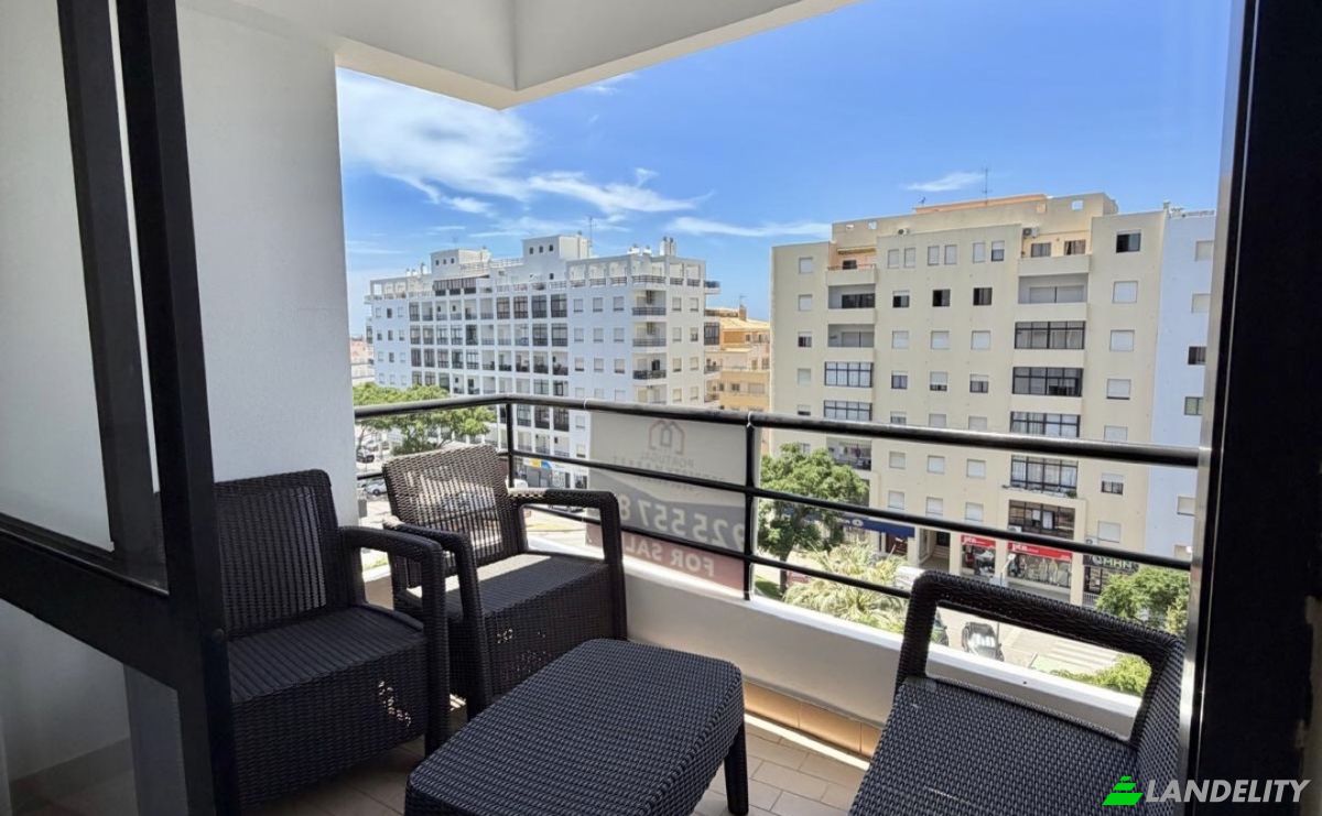 Appartamento in vendita Av Dr Carlos Mota Pinto B, 8125-134 Quarteira, Quarteira, Loule, Faro District, Portugal. Foto 3