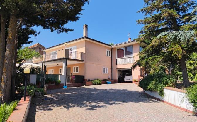 Villa for Sale - Mussomeli, Italy