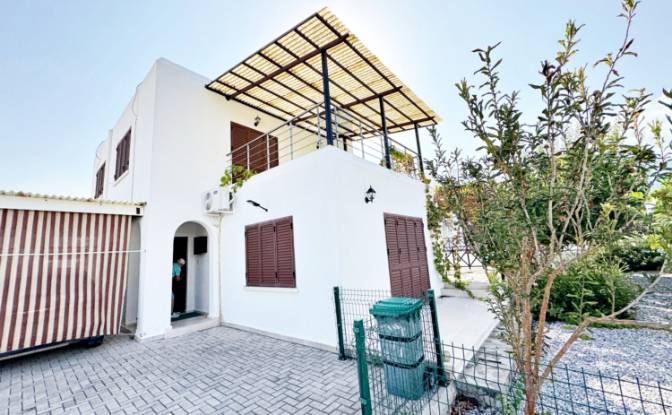 Villa zu verkaufen - Bahceli