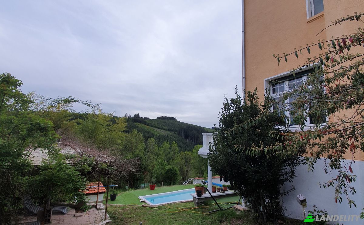 Château à vendre 6 Bd des Écoles, 69240 Saint-Vincent-de-Reins, Saint-Vincent-de-Reins, Rhône, Auvergne-Rhône-Alpes, France. Photo 3