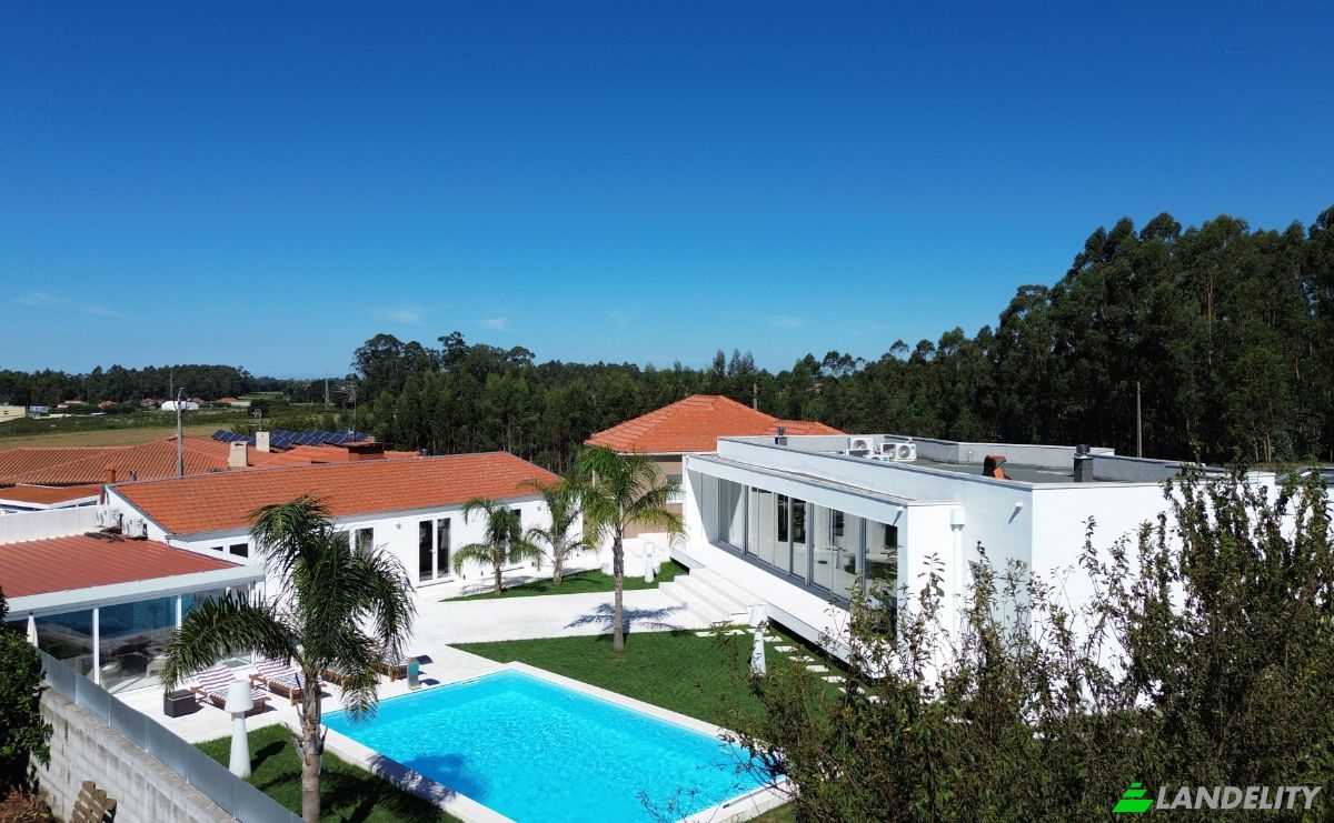 Townhouse for Sale R de Mosteiro 205, 4485-935 Mosteiro, Mosteiro, Vila do Conde, Porto District, Portugal. Photo 3