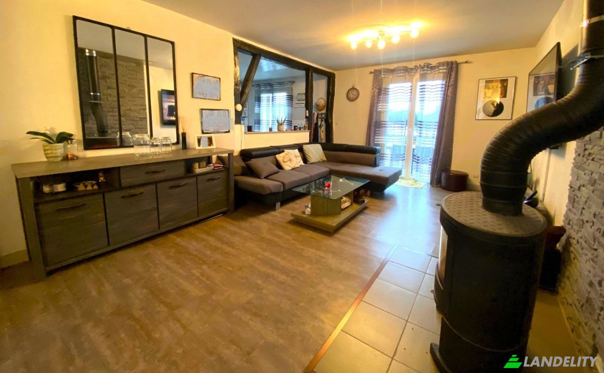 Casa adosada en venta 11 Rue Frederic Auguste Bartholdi, 89600 Saint-Florentin, Saint-Florentin, Yonne, Bourgogne-Franche-Comte, France. Foto 2