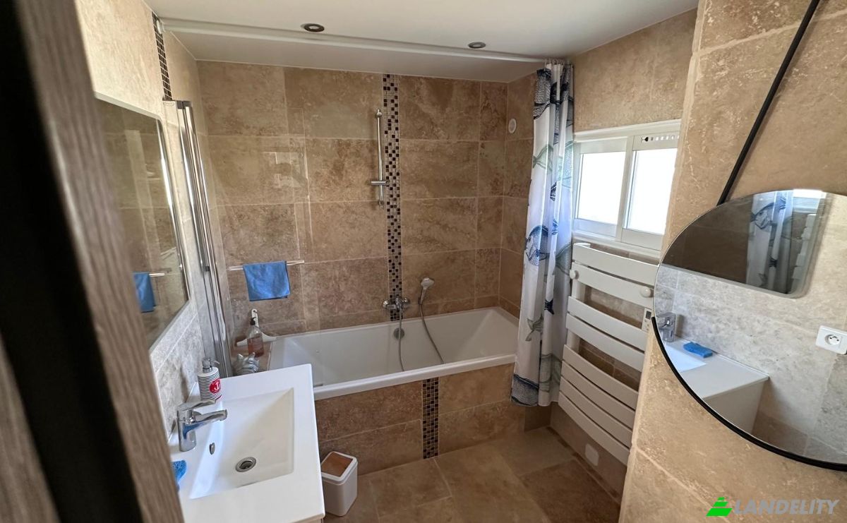 Appartement Te koop 10 All des Eucalyptus, 83430 Saint-Mandrier-sur-Mer, Saint-Mandrier-sur-Mer, Var, Provence-Alpes-Cote dAzur, France. Foto 10