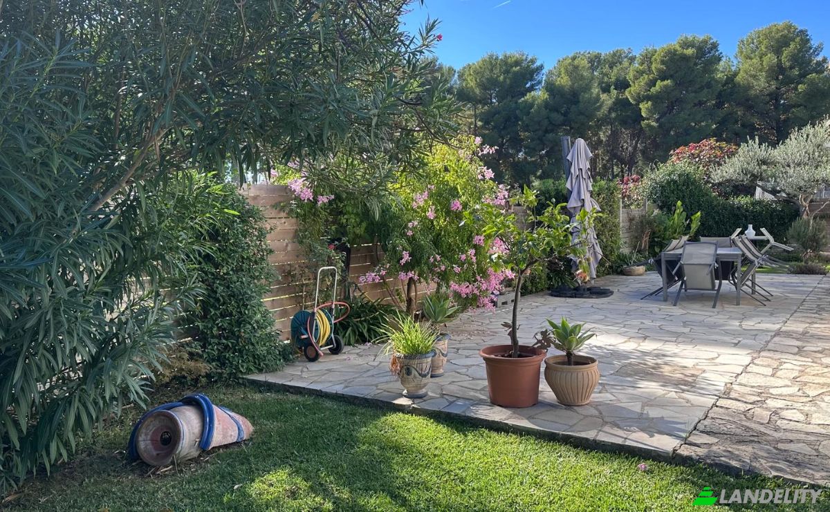 Appartement Te koop 10 All des Eucalyptus, 83430 Saint-Mandrier-sur-Mer, Saint-Mandrier-sur-Mer, Var, Provence-Alpes-Cote dAzur, France. Foto 3