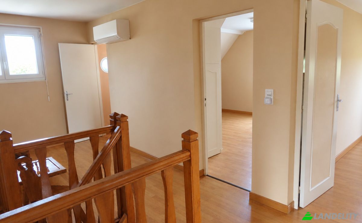 Maison unifamiliale à vendre 28 Rue du Champ Develay, 71400 Curgy, Curgy, Saône-et-Loire, Bourgogne-Franche-Comté, France. Photo 6