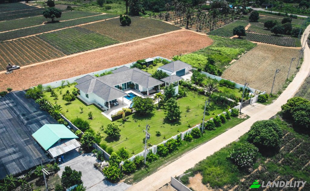 Single Family Home for Sale Tambon Wang Pong, Amphoe Pran Buri, Chang Wat Prachuap Khiri Khan 77120, Wang Pong, Pran Buri District, Prachuap Khiri Khan, Thailand. Photo 2