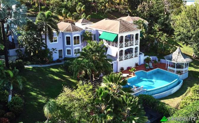 Eengezinswoning Te koop - Gros Islet, Saint Lucia