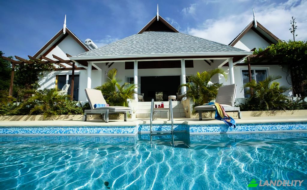 Single Family Home for Sale Chateau Devaux, Manowar Rd, St Lucia, Gros Islet, Saint Lucia. Photo 2