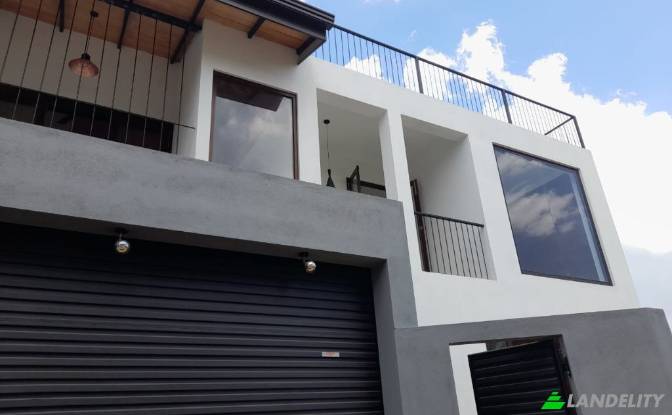 Maison unifamiliale à vendre - Pilimathalawa, Sri Lanka