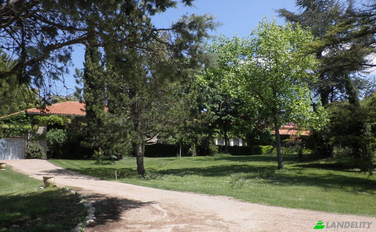 Mansion for Sale 28 Av de Villefranche, 31460 Caraman, Caraman, Haute-Garonne, Occitanie, France. Photo 11