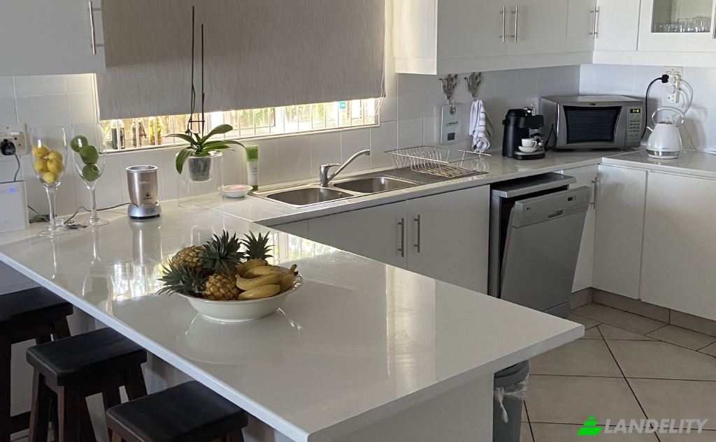 Single Family Home for Sale Ridge Rd, Bazley Beach, Ugu District Municipality, KwaZulu-Natal, South Africa. Photo 3