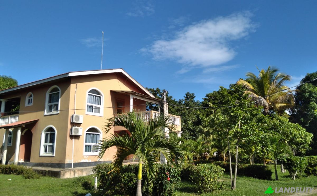 Single Family Home for Sale Balfate, Colon Department, Honduras. Photo 2
