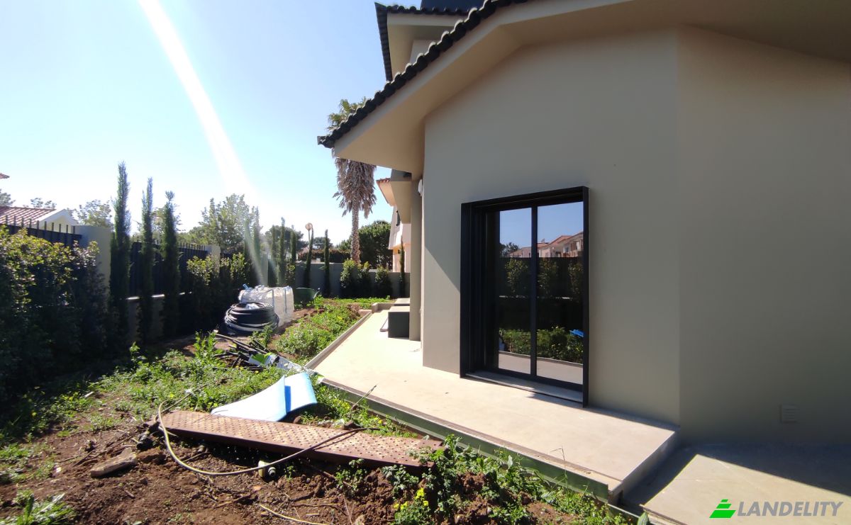 Single Family Home for Sale Amalia Rodrigues, Cascais, Lisbon, Portugal. Photo 4