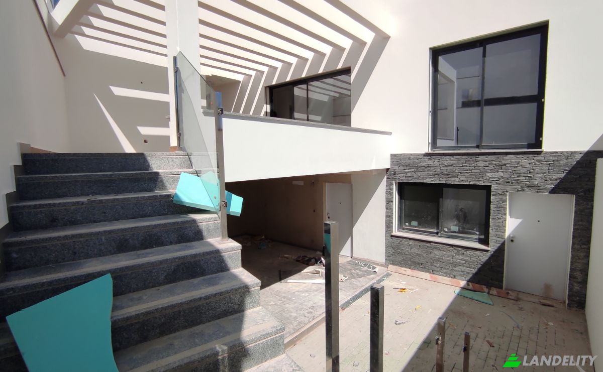 Single Family Home for Sale Humberto Delgado, Alcabideche, Cascais, Lisbon, Portugal. Photo 14