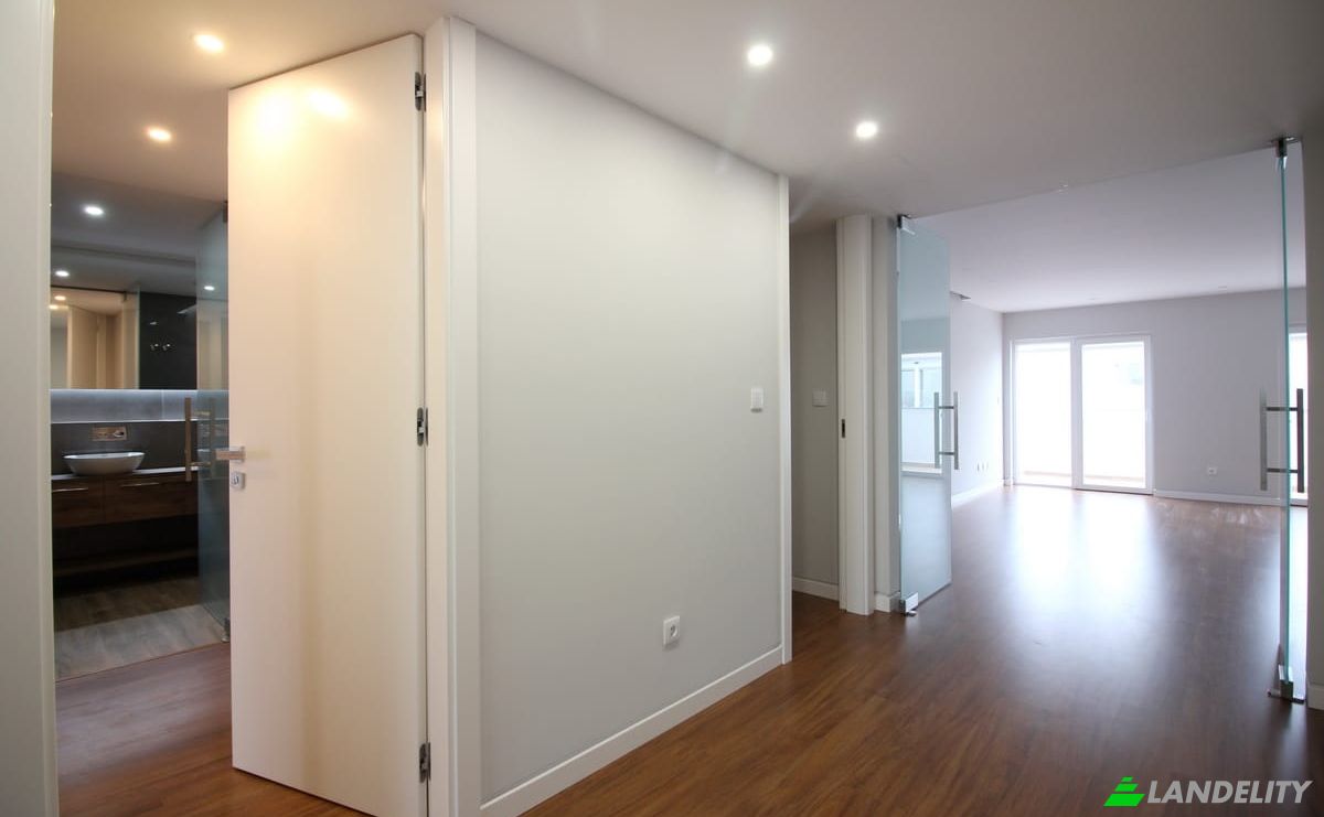 Apartment for Sale Goncalves Crespo, Carcavelos, Cascais, Lisbon, Portugal. Photo 7