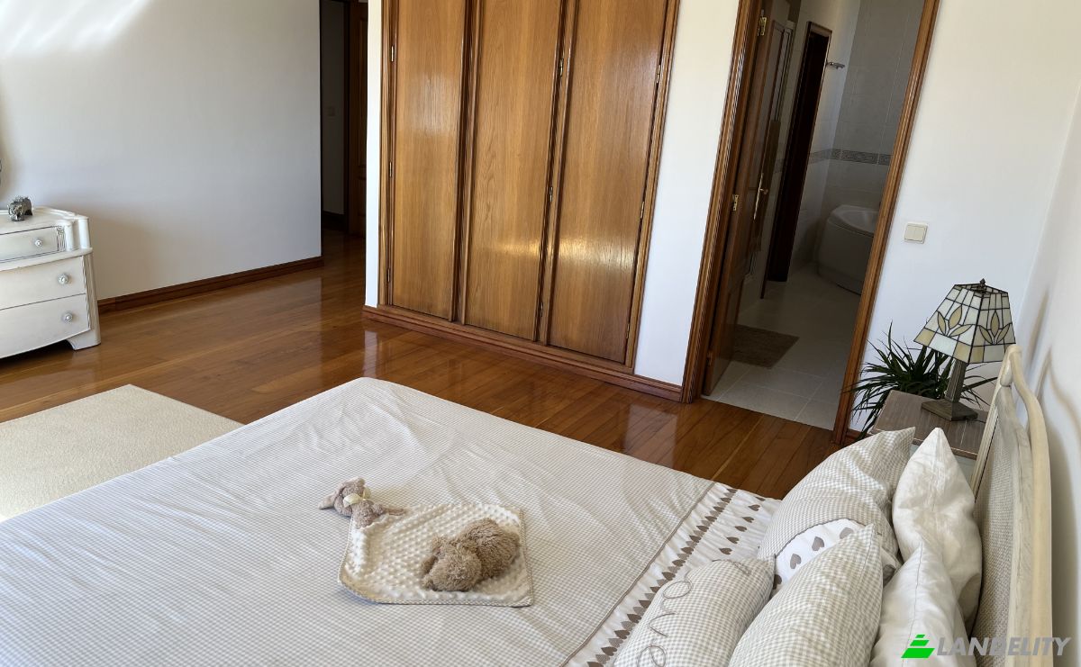 Apartment for Sale Av da Beira-Mar, Vila Nova de Gaia, Porto District, Portugal. Photo 5