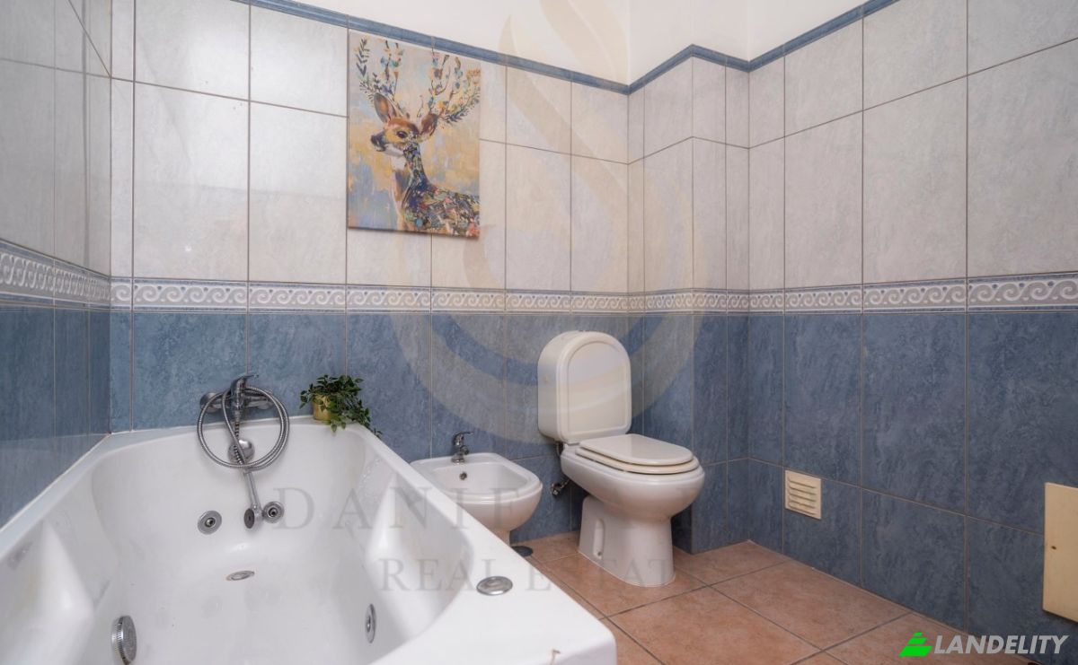 Single Family Home for Sale Rua Francisco Lazaro, Olhao, Faro District, Portugal. Photo 10