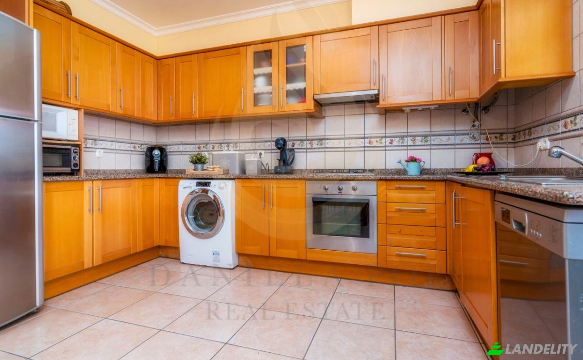 Single Family Home for Sale Rua Francisco Lazaro, Olhao, Faro District, Portugal. Photo 3